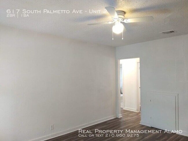 Building Photo - 2 Bedroom 1 bath unit near Alamodome!