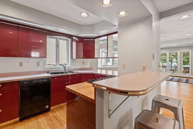 Foto del edificio - 44 Sunset Rd