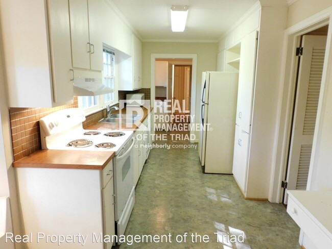 Building Photo - 3 br, 2.5 bath House - 4612 Lake Brandt Road