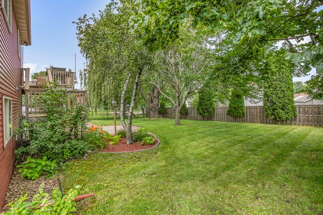 Foto del edificio - 1419 Hillside Ct