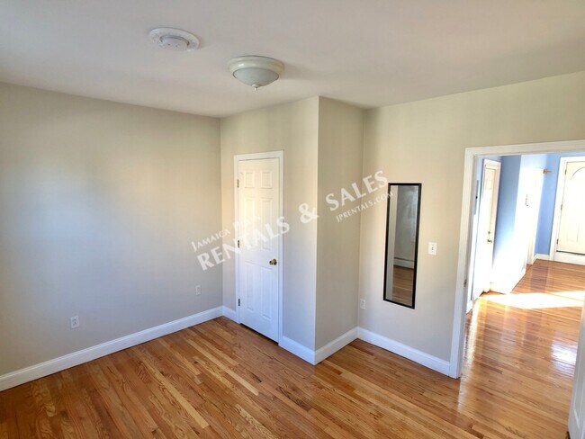 Foto del edificio - 180 Heath St