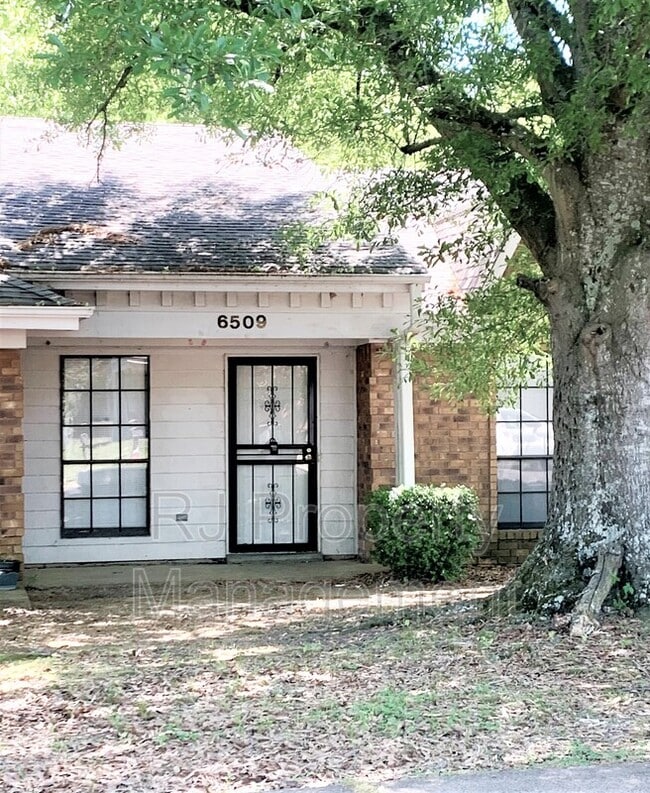 Photo - 6509 Birkenhead Rd House