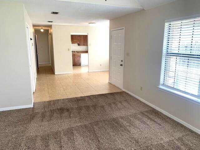 Building Photo - 1825 Hunters Path