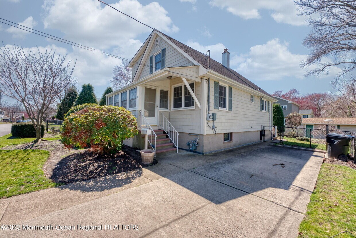 11 Mercer Ave, Middletown Township, NJ 07758 House Rental in