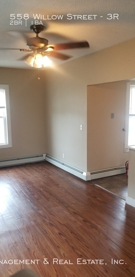 Building Photo - 558 Willow Street - 3R