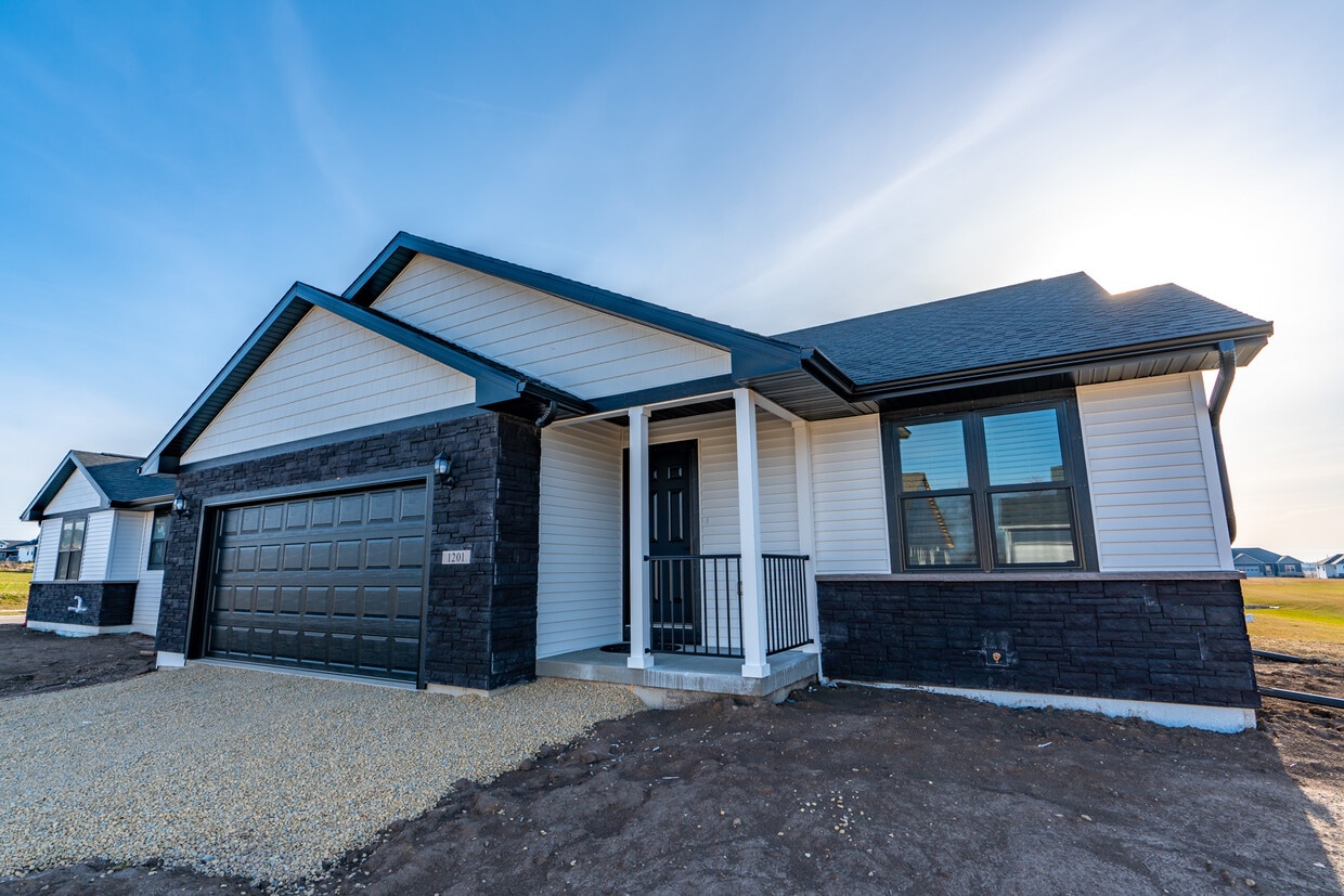 1201 Nordland Dr, Stoughton, WI 53589 House Rental in Stoughton, WI