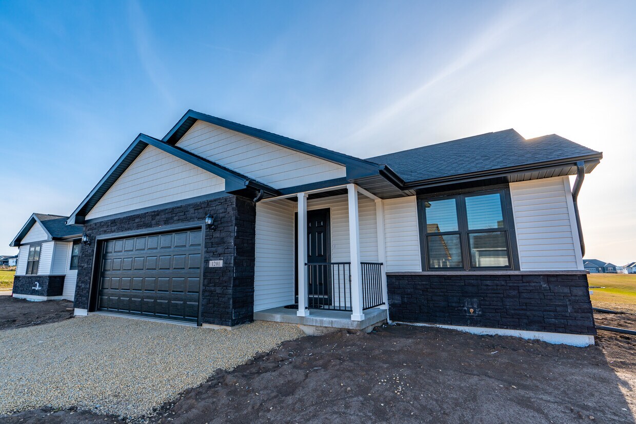 1201 Nordland Dr, Stoughton, WI 53589 House Rental in Stoughton, WI