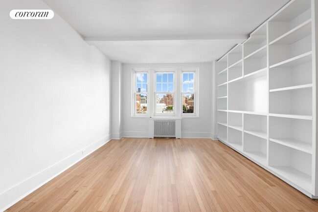Building Photo - 302 W 12th St