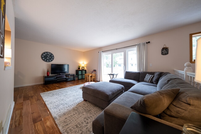 Building Photo - 14210 Hibiscus Ct