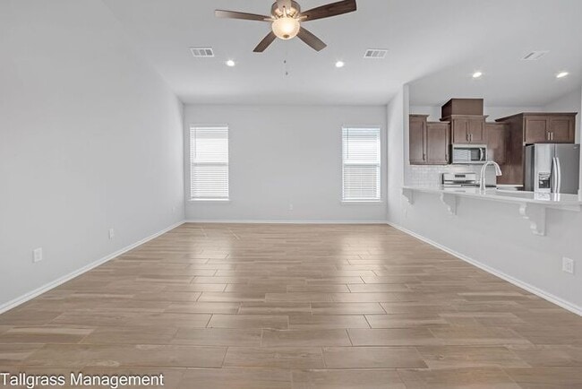 Building Photo - Elevated Living in Owasso