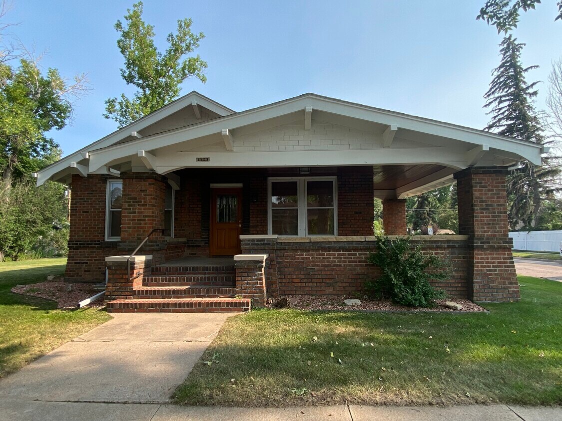 1323 W 31st St, Cheyenne, WY 82001 House Rental in Cheyenne, WY
