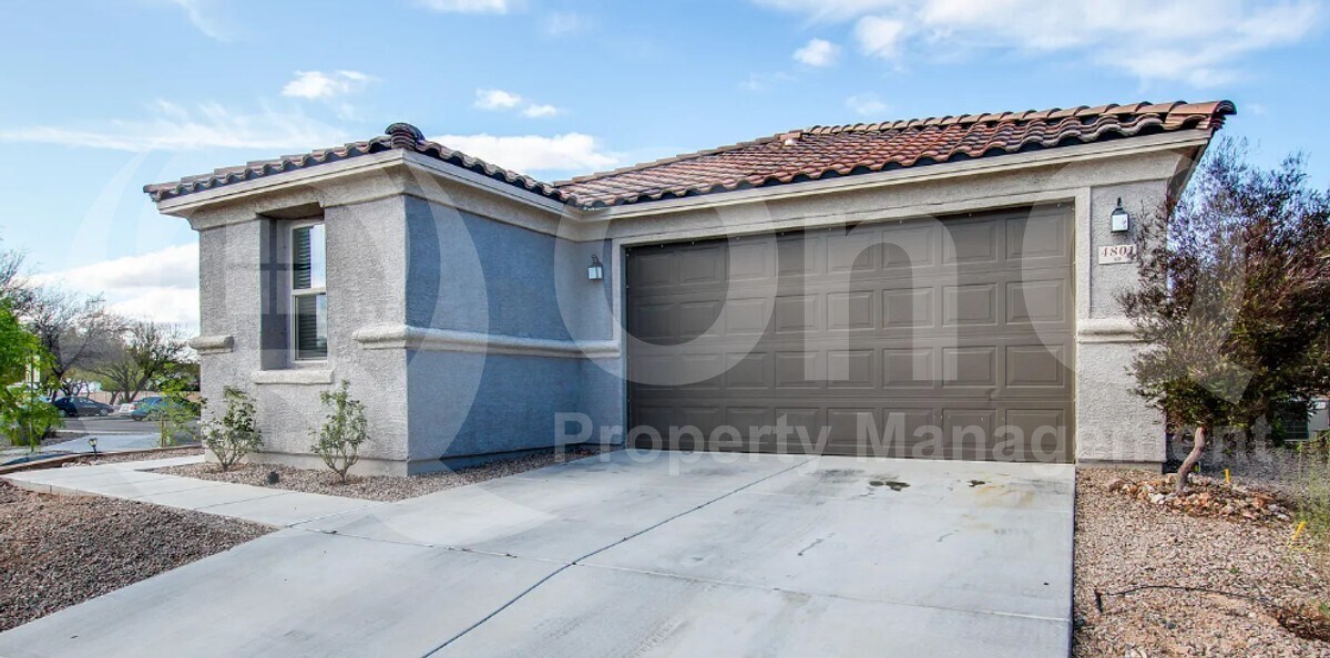 Foto principal - 4801 E Chickweed Dr