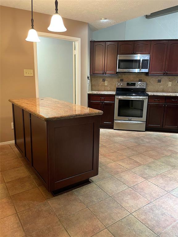Foto del edificio - 2821 Pine Mills Dr
