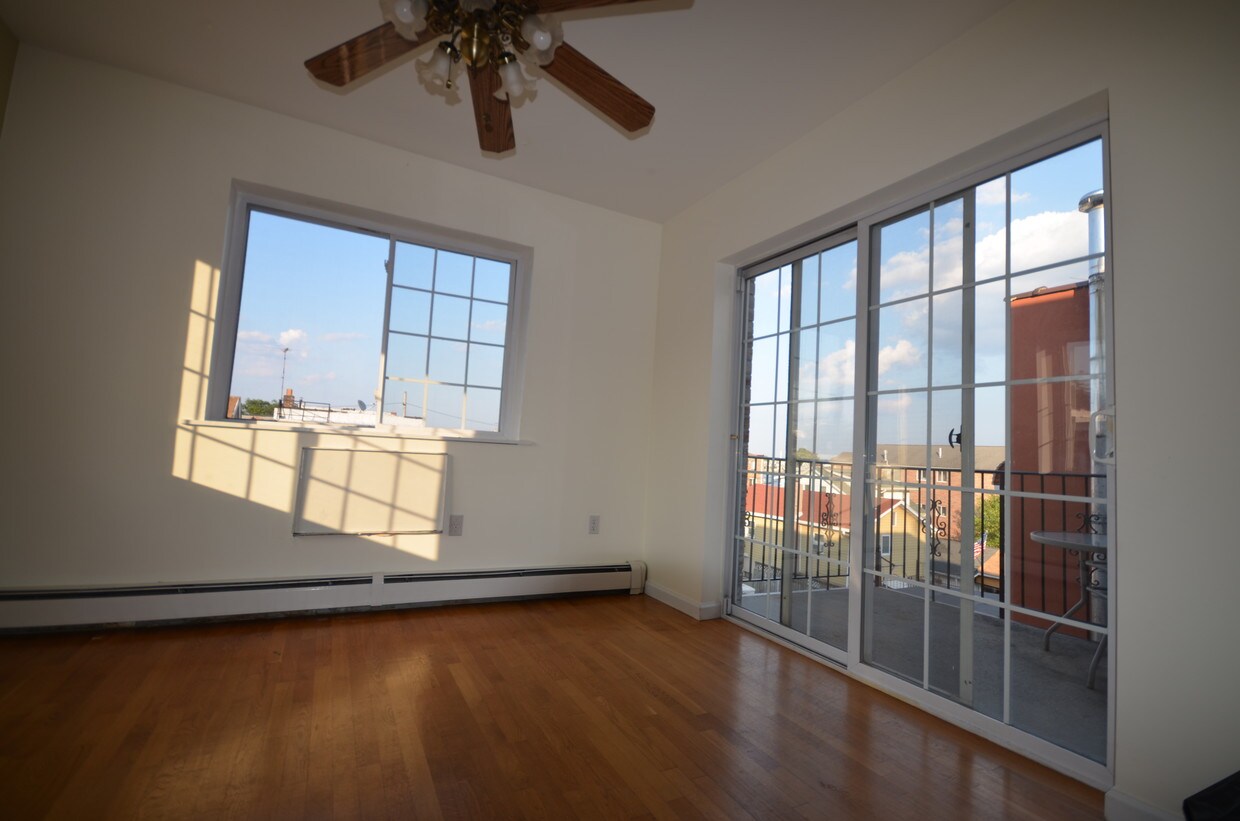 560 Ellsworth Ave, The Bronx, NY 10465 Apartments in The Bronx, NY