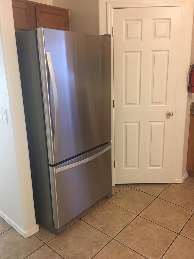 Foto del edificio - South Phoenix 4 Bed 2 Bath