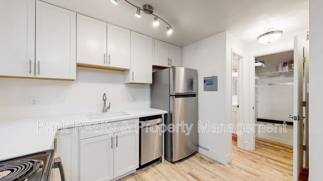 Building Photo - 1355 N Gaylord St