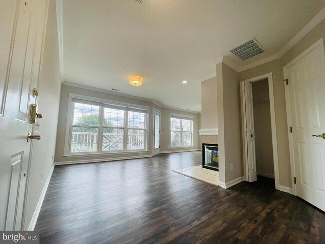 Building Photo - 8069 Stonewall Brigade Ct