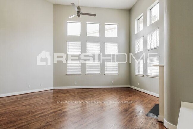 Foto del edificio - 5418 Inker St