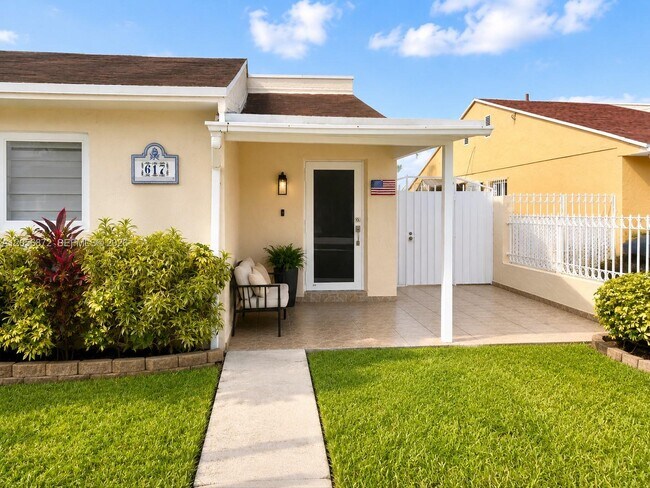 Foto del edificio - 17 SW 96th Ct