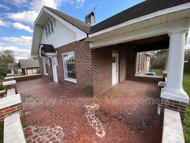 Foto del edificio - 2802 Fairview Dr