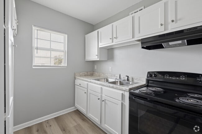 1BR, 1BA - 560SF - Kitchen - Pointe Arlington