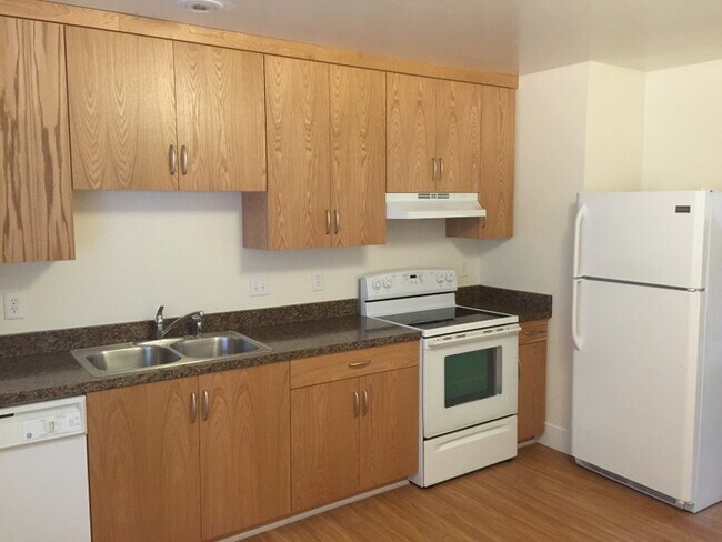 Building Photo - 1042 Ellen Cir