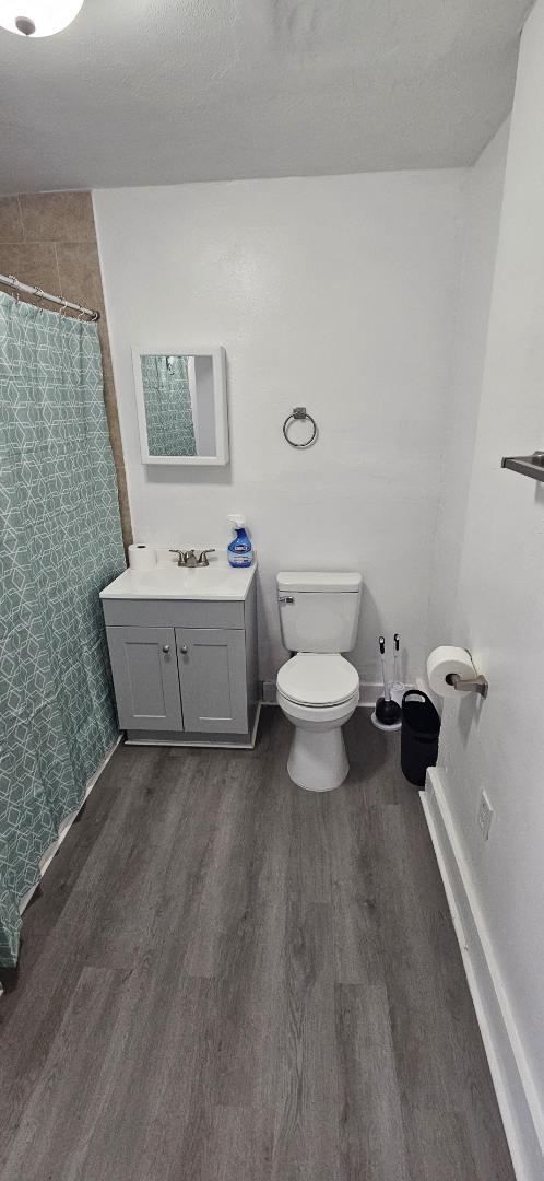 Photo - 1255 Hart St Apartment