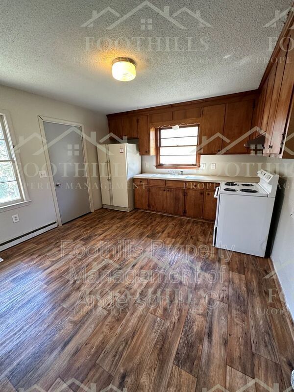 Building Photo - 420 W Fredericks St