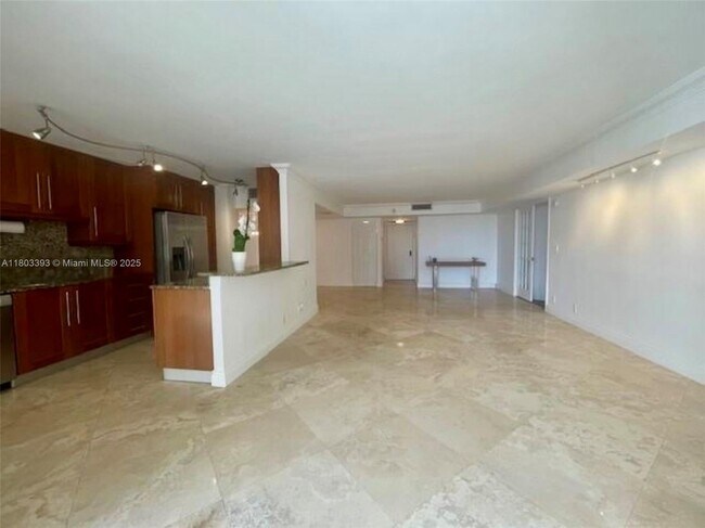 Foto del edificio - 18181 NE 31st Ct