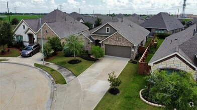 Building Photo - 13018 Hydeland Dr