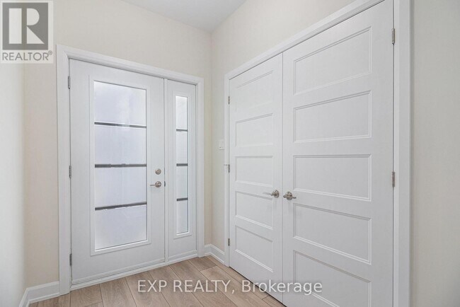 Photo du bâtiment - 914 Chablis Cres