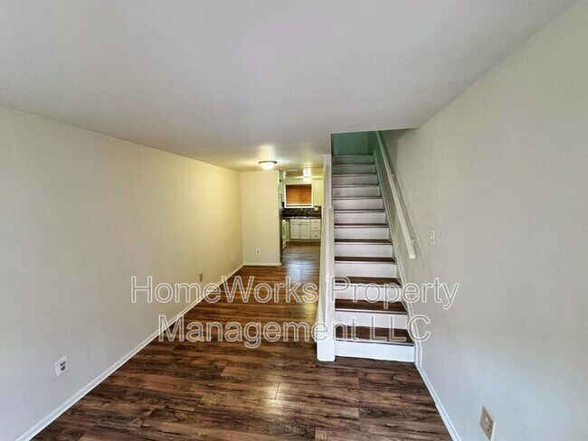 Building Photo - 1130 Shields Pl