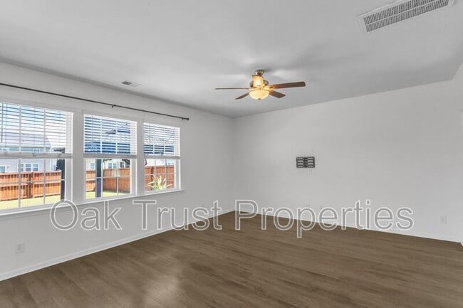 Building Photo - 238 Firewheel Ct
