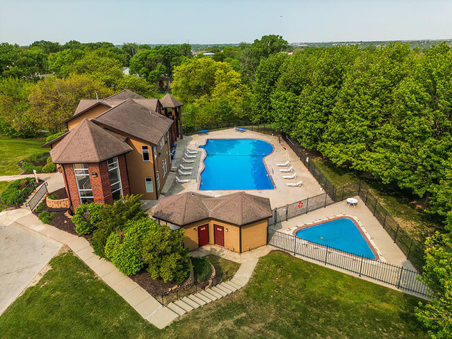 Clubhouse con piscina - Country Estates