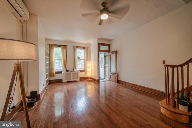 Building Photo - 2646 Sepviva St