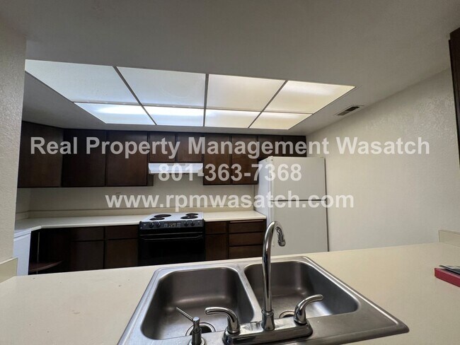 Foto del edificio - Check out this Great 2 Bedroom 1 Bathroom Condo near downtown Salt Lake!