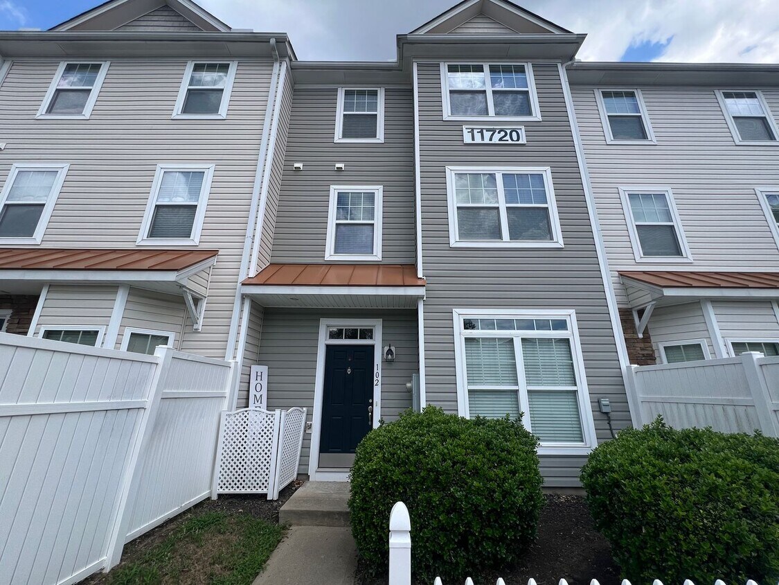 Foto principal - Charming 3BD, 2.5BA Raleigh Townhome with ...