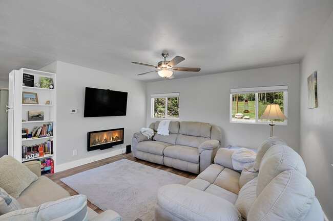 Foto del edificio - 2182 Silver Valley Rd