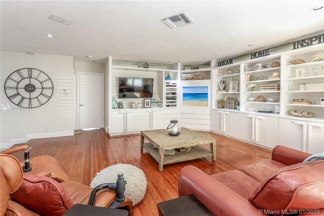 Foto del edificio - 1050 S Southlake Dr