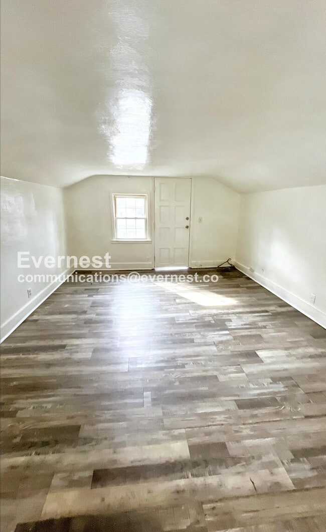 Foto del edificio - 413 N Moore Rd