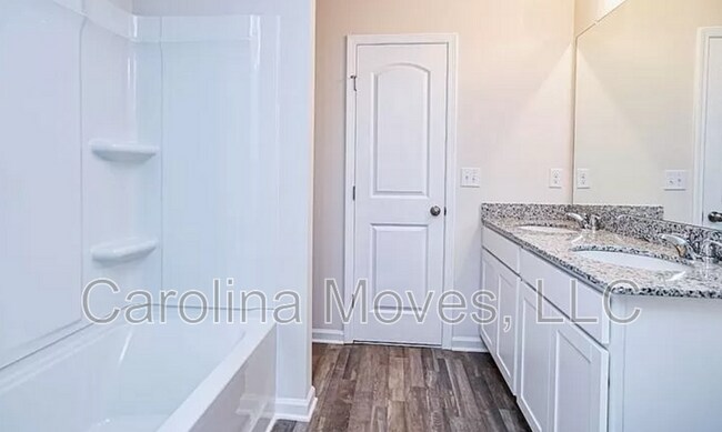 Foto del edificio - 523 Springtime Ln