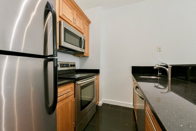 Building Photo - 534 Beacon St
