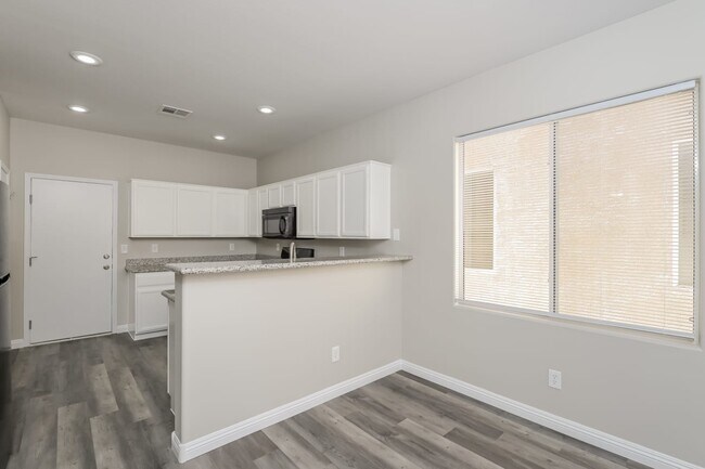 Building Photo - 5854 Lee Fairy Court