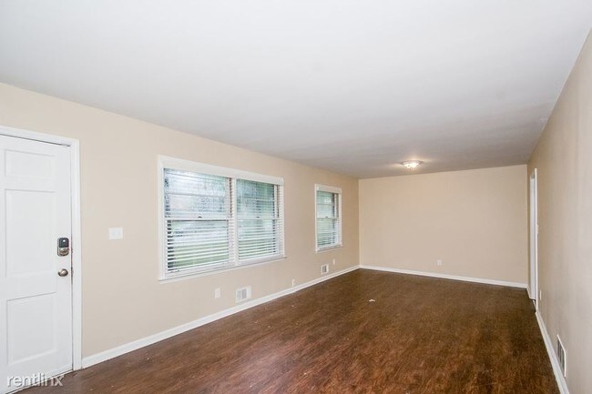 Building Photo - 2324 Springdale Cir SW