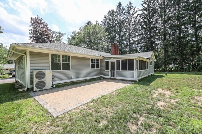 Building Photo - 49 N Amherst Rd