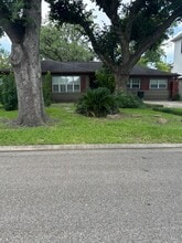 Building Photo - 5564 Aspen St
