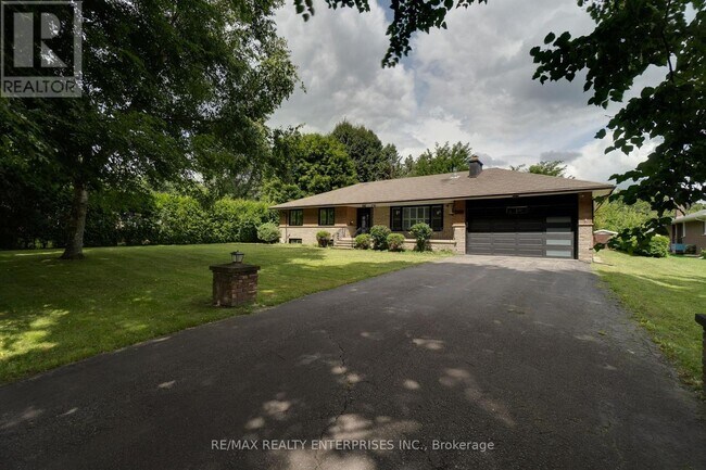Building Photo - 2037 Lynchmere Ave