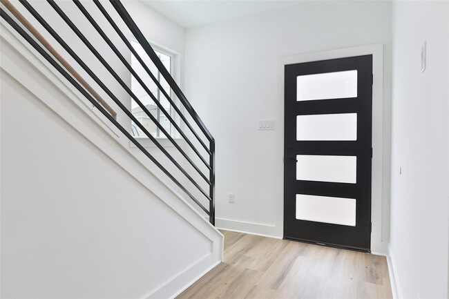 Foto del edificio - 8220 Bonaire St