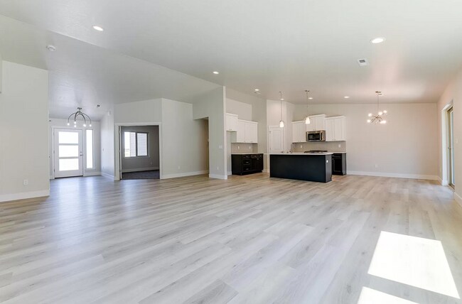 Building Photo - 10506 Silverbright Dr