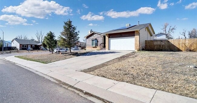 Photo - 1001 Bromefield Dr House